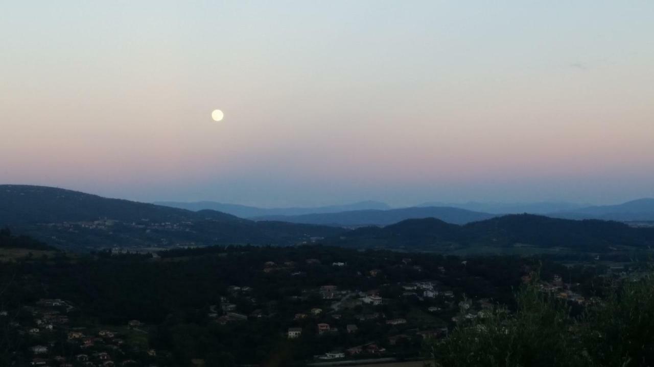 マジョーネ Podere Paradisoヴィラ エクステリア 写真